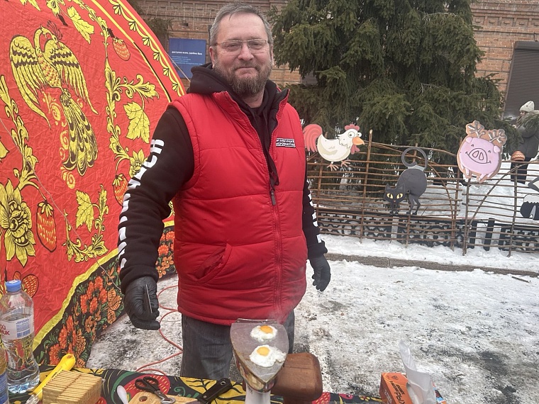 Рецепты с изюминкой: в Ялуторовске пекари сошлись в битве гигантских блинов