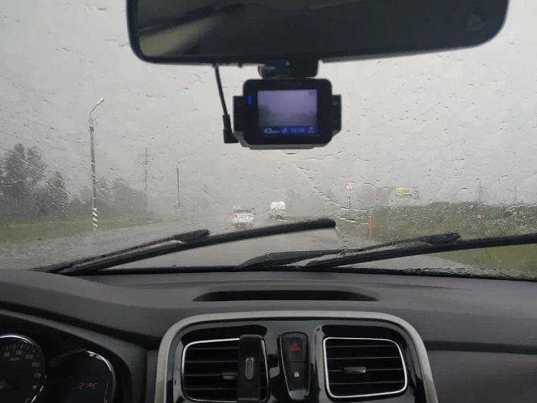 Тюменских водителей предупредили о сложной обстановке на трассе