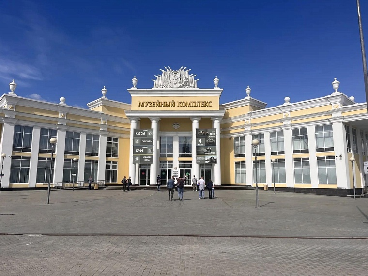 Из Тюмени до самой Родины: девчонки отправились в автопутешествие по стране