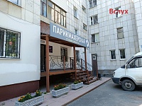 Тюменский суд вынес решение замуровать единственный вход в парикмахерскую на Московском тракте