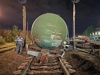 В Тюмени на железной дороге опрокинулась порожняя цистерна, организована проверка