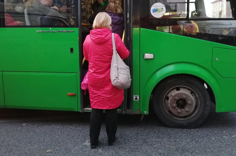 В Тюмени за мошенничество осудят преступную группировку из перевозчиков и кондукторов