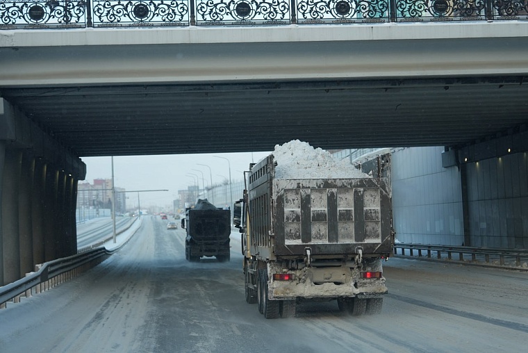 Максим Афанасьев перечислил управляющие компании Тюмени, к которым есть замечания по уборке снега