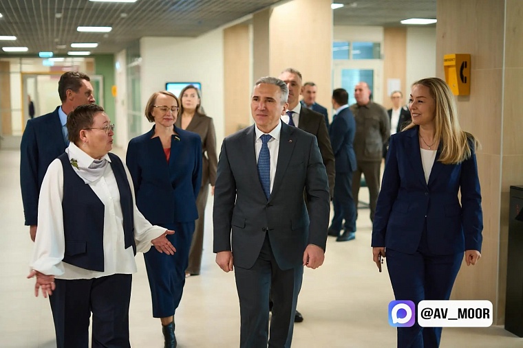 Александр Моор: Более 1 000 ребят пойдут в новую школу в селе Мальково Тюменского округа