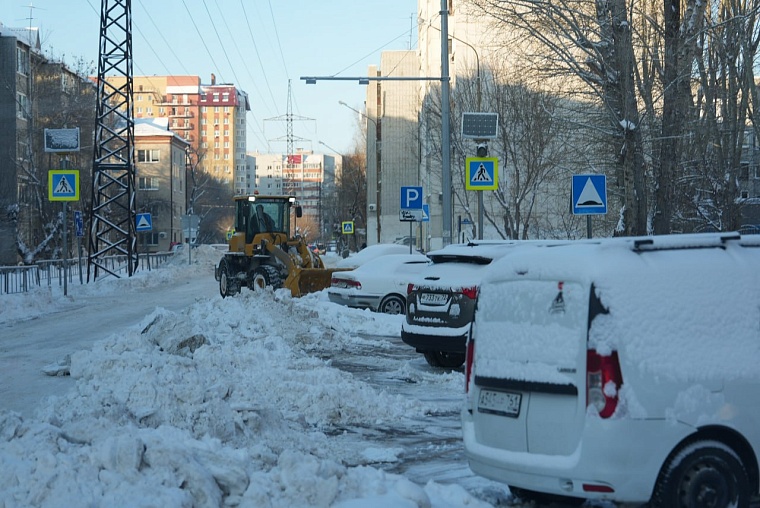 Поставили на вид: Максим Афанасьев рассказал, какие меры приняты УК по уборке дворов от снега