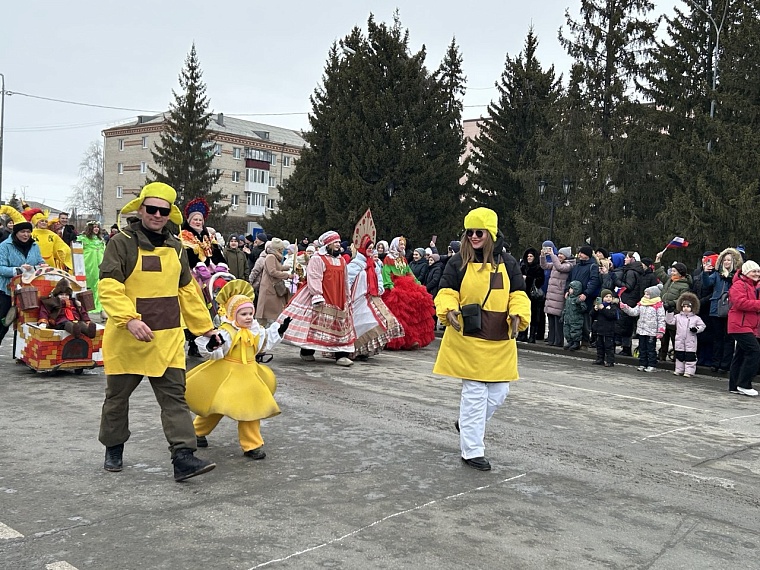 Рецепты с изюминкой: в Ялуторовске пекари сошлись в битве гигантских блинов