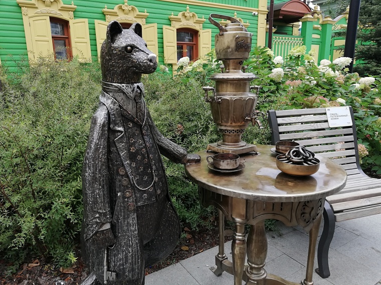 На улице Дзержинского в Тюмени обозначили места, где можно петь