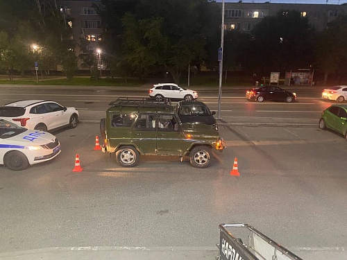 Почувствовал удар: автомобилист на «УАЗ» сбил школьницу на парковке в Тюмени