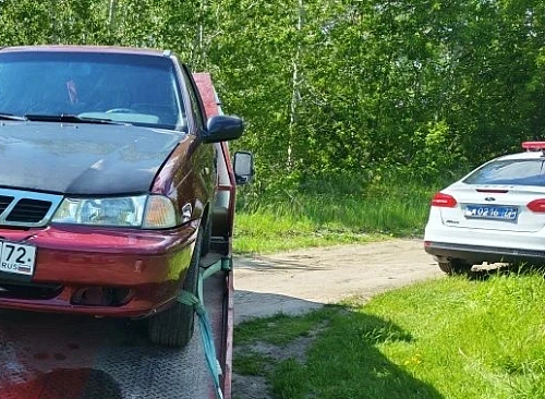 В поселке Винзили восьмиклассник приехал в школу на дедушкиной машине