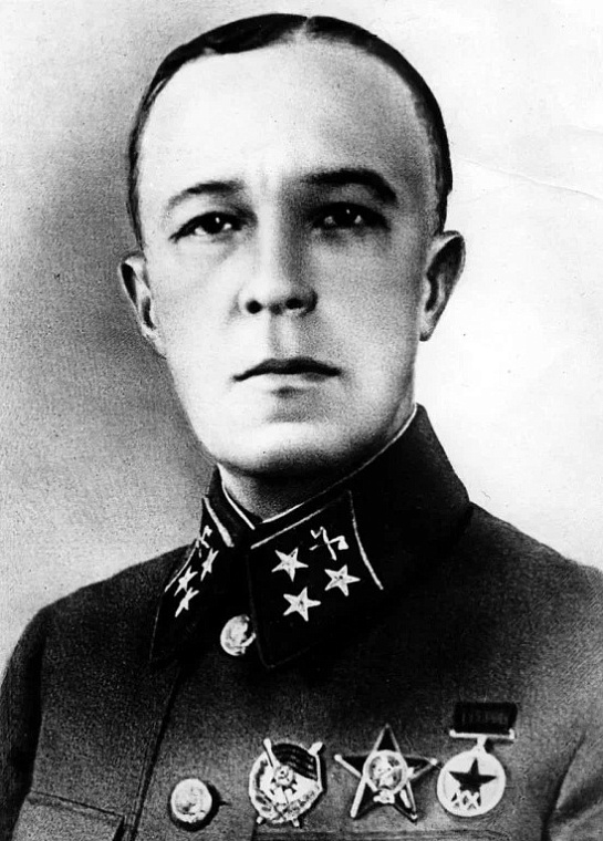 Эталон патриота, "коммунистический размер" и промах пропаганды: в чем еще упрекнет улица Карбышева в Тюмени