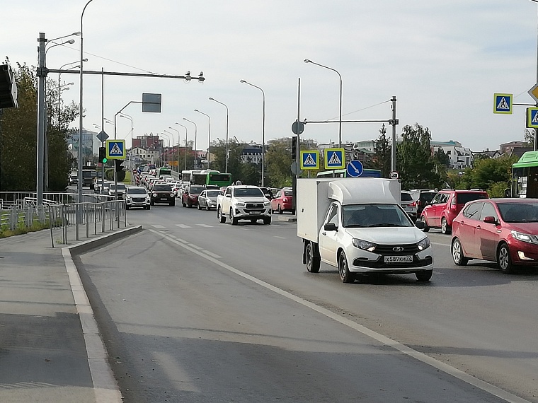 Тюменцам объяснили, почему перекрыт выезд из Ново-Комарово