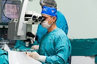 Тюменские офтальмологи спасли мужчину от полной слепоты