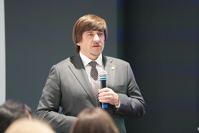 Глава Тюмени Максим Афанасьев рассказал о призах для голосующих за дизайн-проекты благоустройства территорий