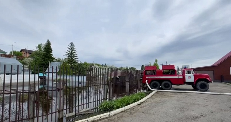 В Ишиме продолжают отводить воду из СНТ