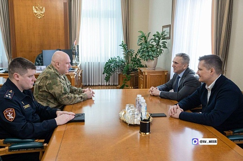 Александр Моор встретился с командующим Уральским округом войск нацгвардии