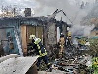 В Рабочем поселке Тюмени тушили пожар в частном доме