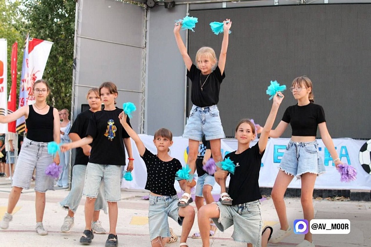 Александр Моор передал тюменцам слова благодарности от краснодонских ребят и их родителей