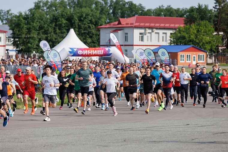 В Тюмени установлен рекорд России в забеге по взлетной полосе