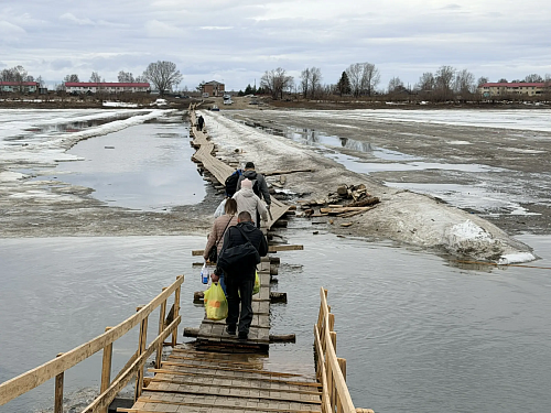 В Тобольске сегодня разберут мостки через переправу
