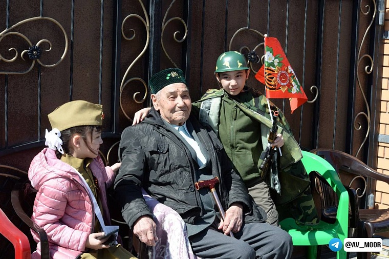 Александр Моор поздравил ветерана Великой Отечественной войны с 99-летием