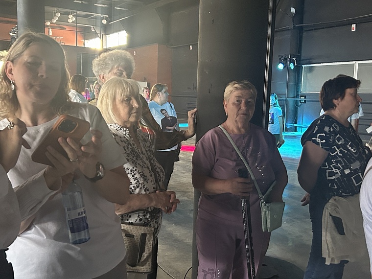 «Детство» под мостом: в Тюмени открыли памятное место имени Юрия Шатунова