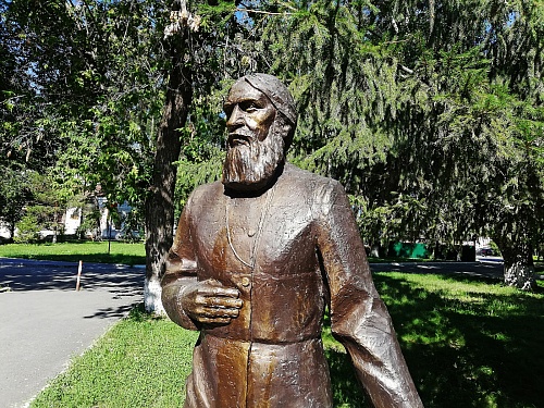 Историю Аптекарского сада на Даудельной рассказывают «серебряные» гиды