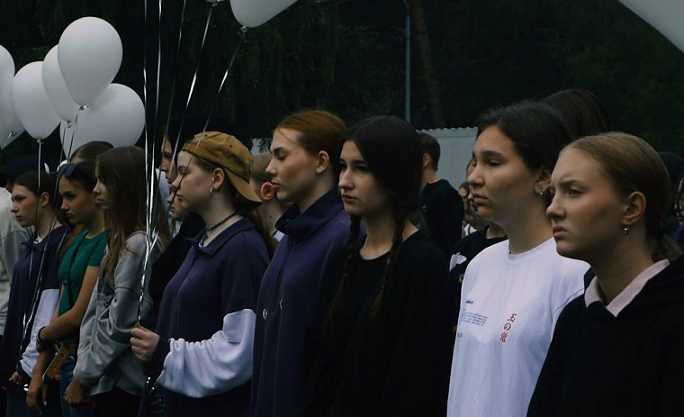 Юные тюменцы почтили память своих сверстников, погибших на Донбассе