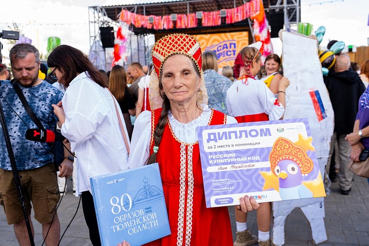 Больше 10 тысяч тюменцев пришли на фестиваль сапсерфинга на Туре