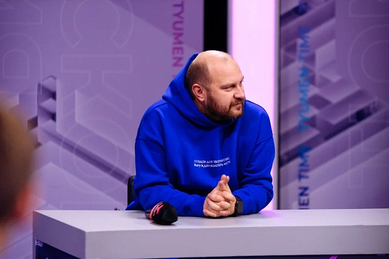 Новая пара ведущих провела первый эфир "Вечернего хештега"
