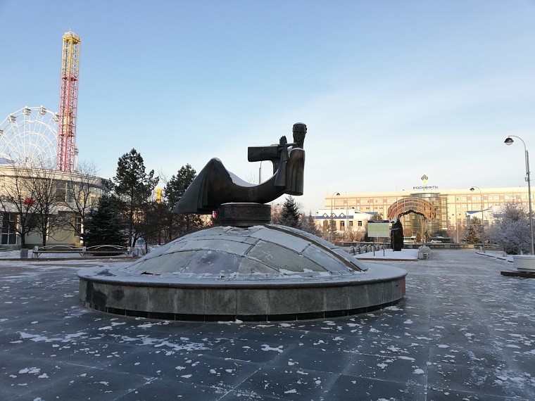 В Тюмени прогнозируют гололед: рекомендации водителям и пешеходам