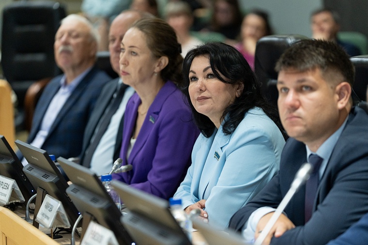 Тюменские многодетные семьи впервые получат почетные знаки городской думы