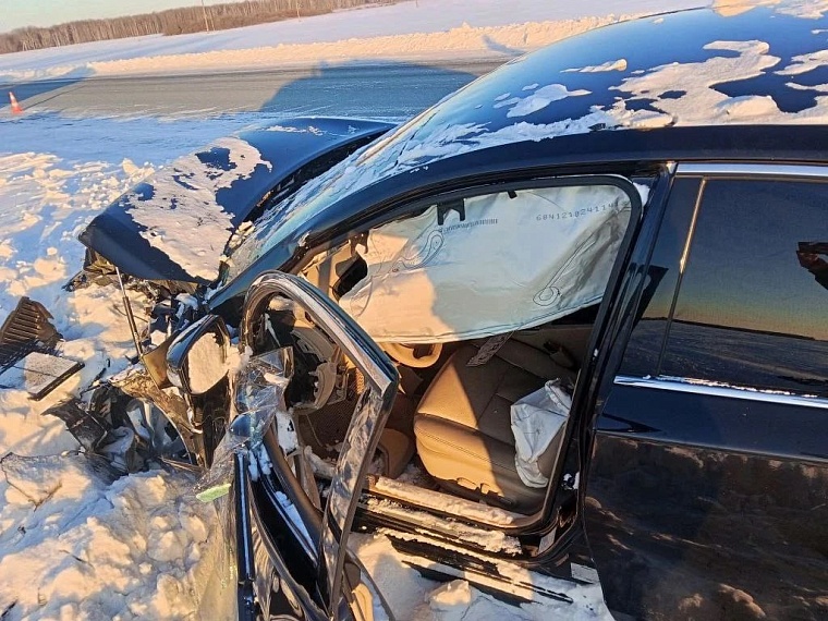 Водитель "БМВ" скончался в результате массовой аварии на тюменской трассе