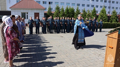 На территории учебного центра МЧС в Тюмени провели молебен о предотвращении пожаров