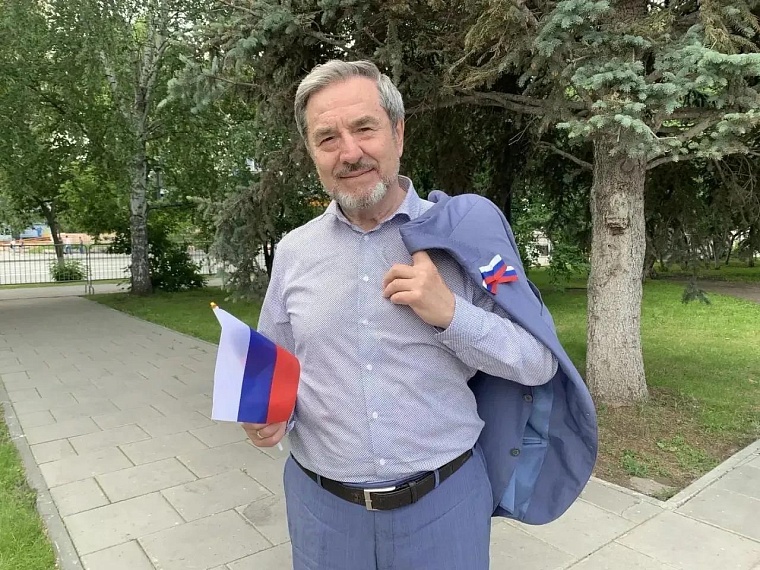 Геннадий Чеботарев стал почетным гражданином Тюменской области