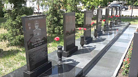 В Казанском районе Александр Моор почтил память Героя России Жумабая Раизова