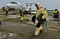 В Рощино прошли комплексные учения аварийно-спасательных команд аэропорта