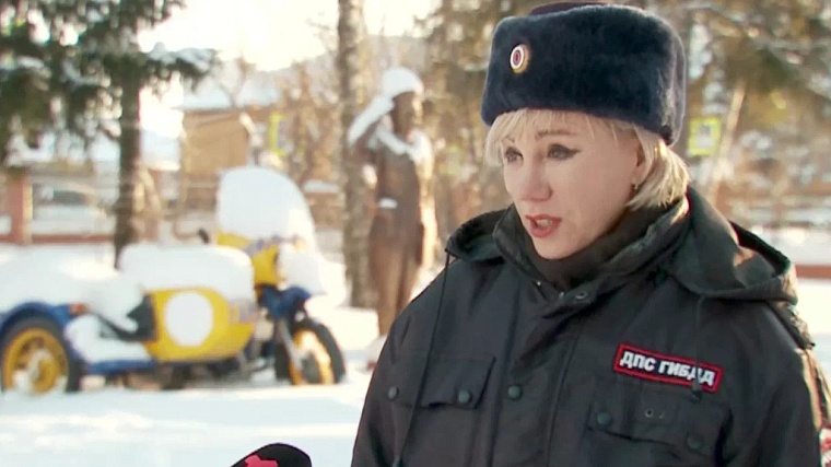 Опасный съезд на ул. Дамбовской в Тюмени уже привлек внимание ГАИ