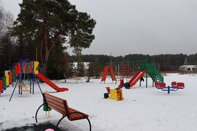 По просьбе Любови Евграфовой в деревне Криволукской Ялуторовского округа открыли новую спортплощадку