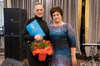 Светлана Иванова вручила тюменским дорожникам награды городской думы