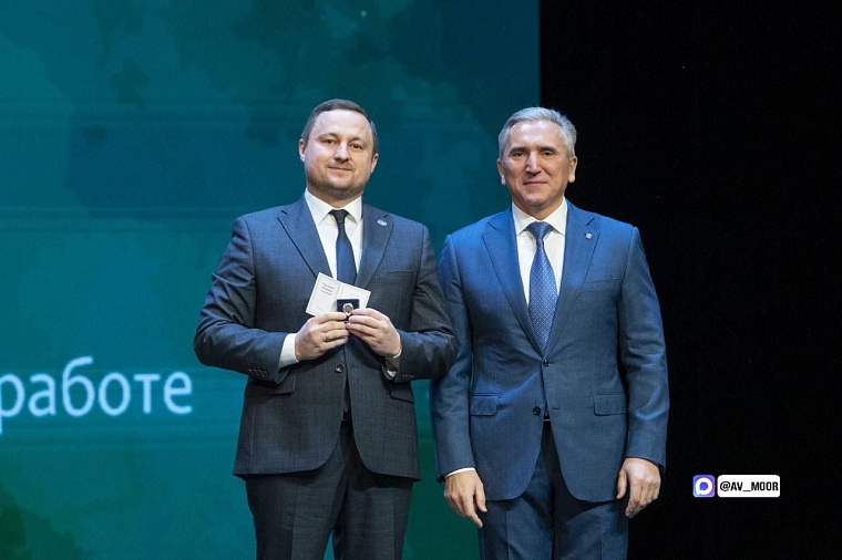 Александр Моор: Благодарю всех педагогов Тюменской области за тепло, которое вы дарите детям