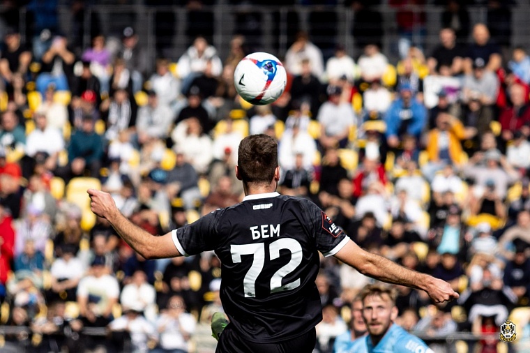 ФК «Тюмень» вылетел в Новосибирск на матч Золотой группы с «Сибирью»