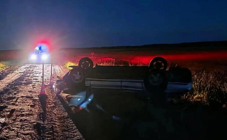 В Аромашевском округе опрокинулся автомобиль, 55-летний водитель погиб