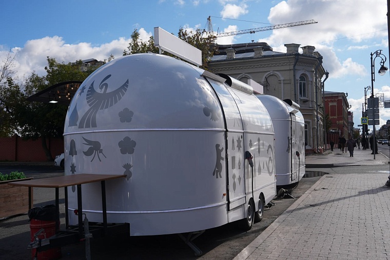 На тюменских фудтраках появилась символика города