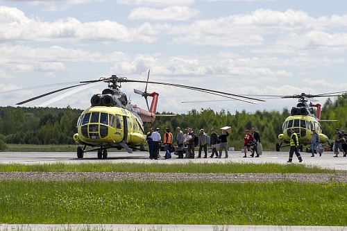 Из-за затянувшегося ледохода на Ямале увеличили количество вертолетных рейсов