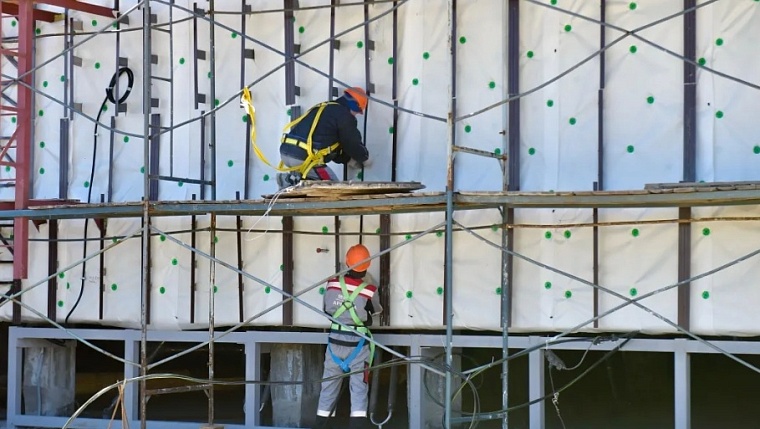Жители Ноябрьска не хотят дышать стекловатой
