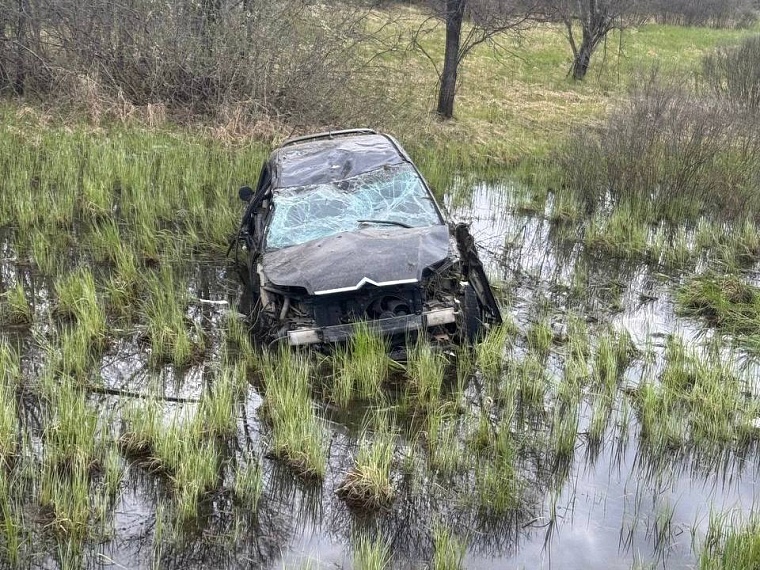 В Уватском районе двое жителей Сургута погибли в аварии