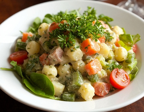 Врач из Тюмени предупредила об опасности новогоднего Оливье для сердца