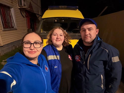 Бригада скорой приняла стремительные роды у тюменки и поприветствовала 34-недельного «бойца»