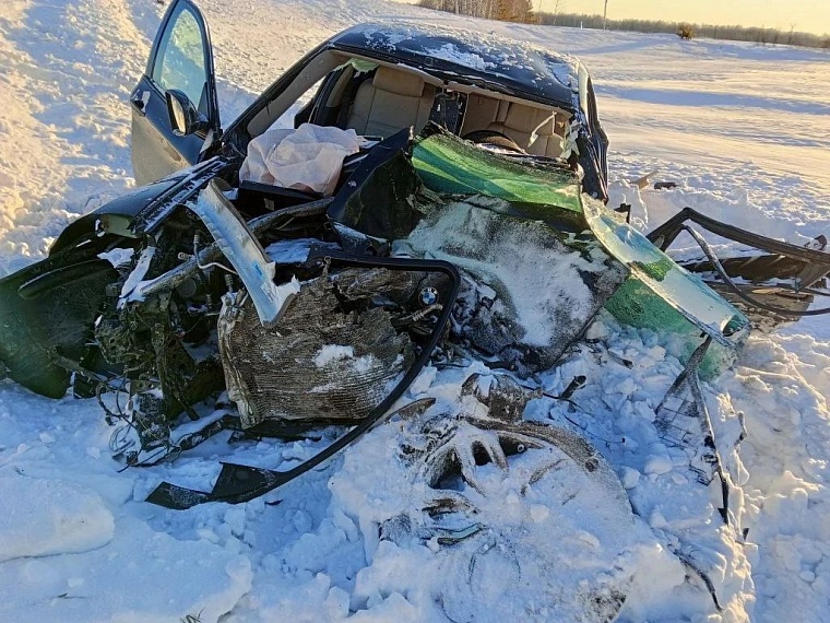 Водитель "БМВ" скончался в результате массовой аварии на тюменской трассе