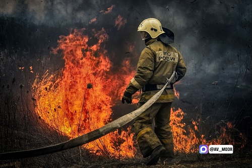Александр Моор:  Тюменские спасатели ежедневно стоят на страже безопасности земляков